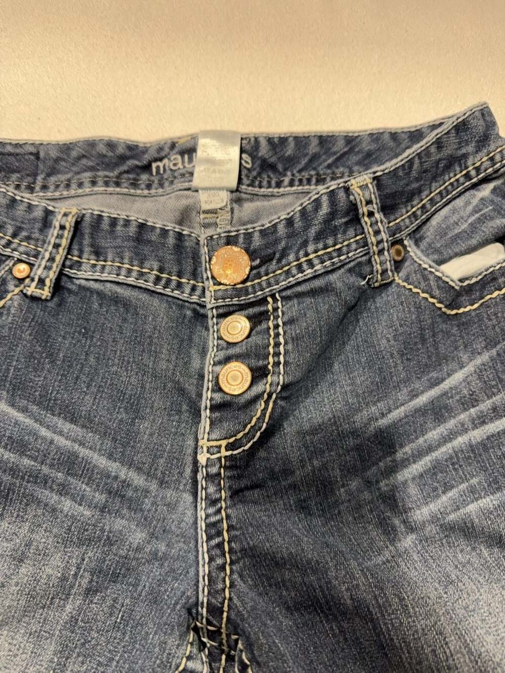 Maurices Jenna Jeans Women's Size 9/10 Short Button Fly Medium Wash - Picture 4 of 11